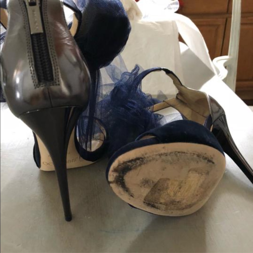Shoes - Picture 8 of 9